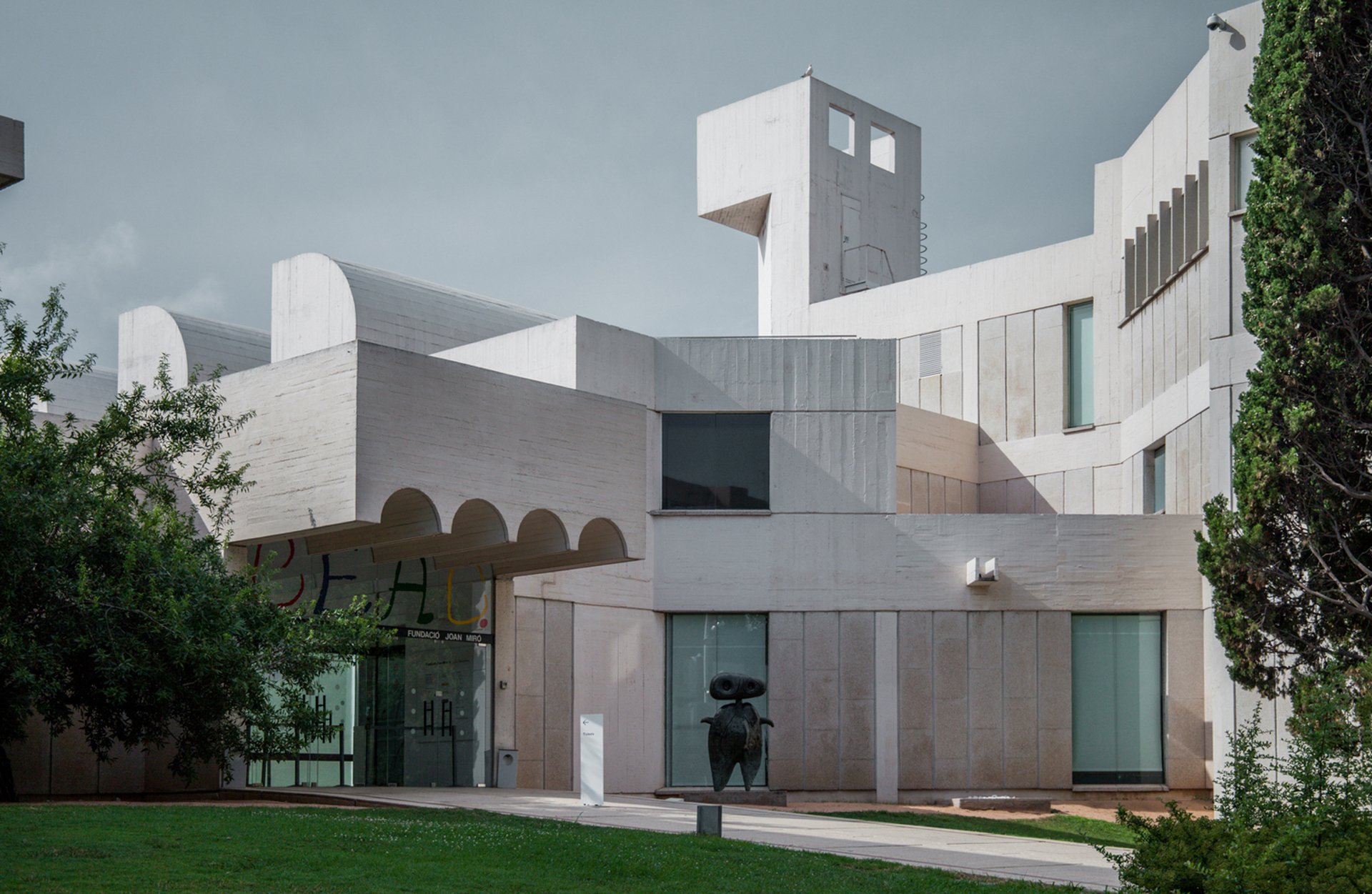 Imatge de la façana de l'edifici de la Fundació Joan Miró