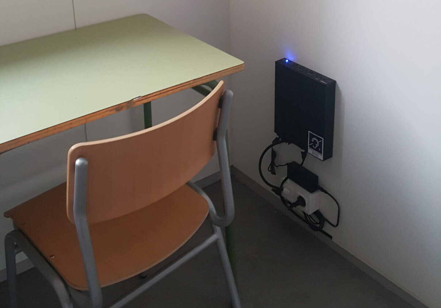 Instalación de bucle magnético en una de las aulas