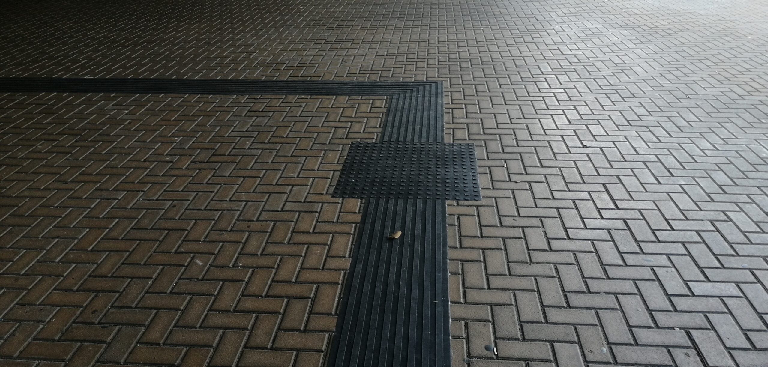 Encaminament podotàctil exterior Auditori de Barcelona