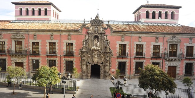 Façana de l'edifici històric del Museu d’Història de Madrid d'estil barroc.