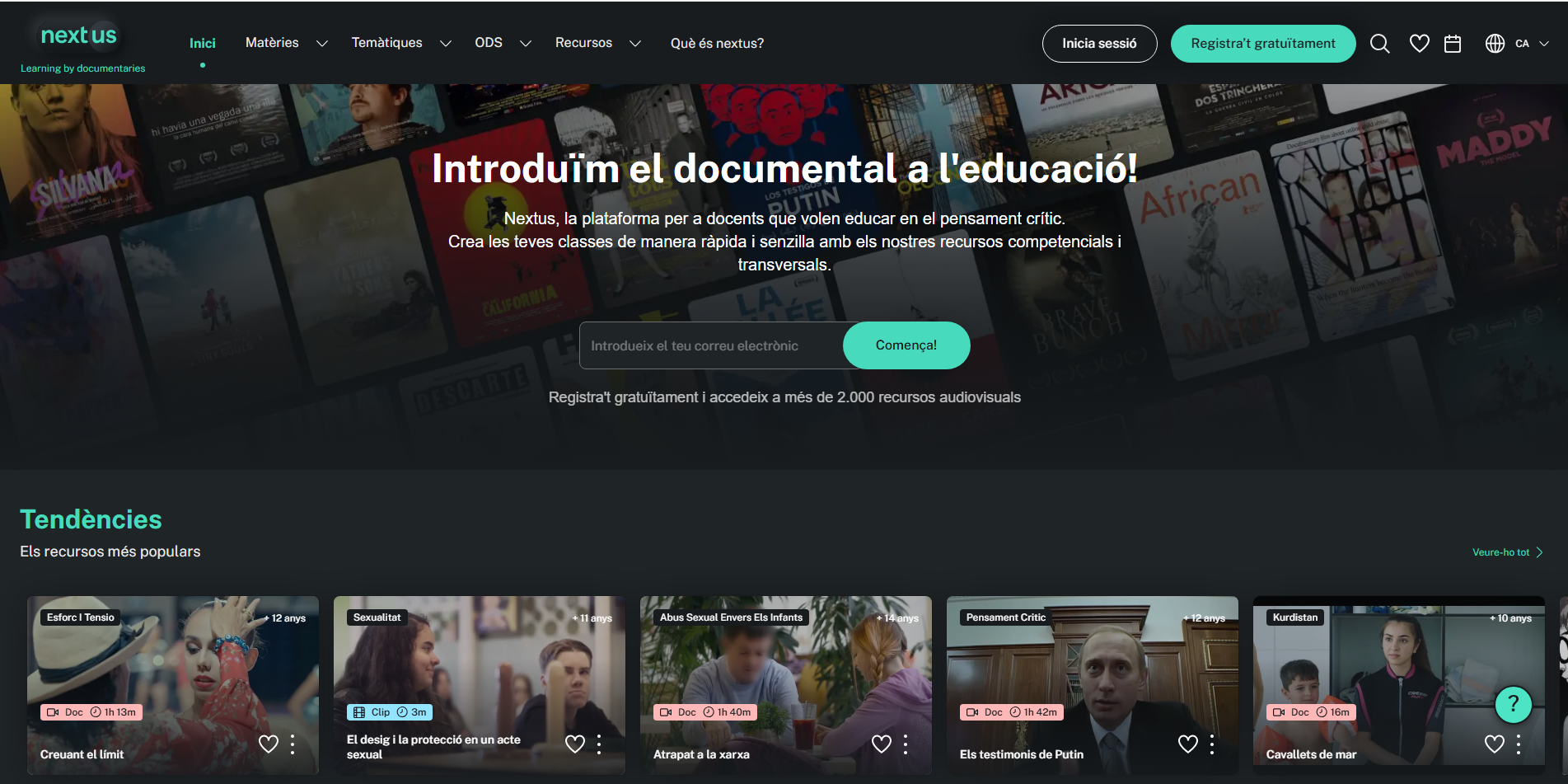 Captura de la pàgina d'inici de Nextus, amb el titular "Introduïm el documental a l'educació!" i la secció de "Tendències" amb els recursos audiovisuals més populars.